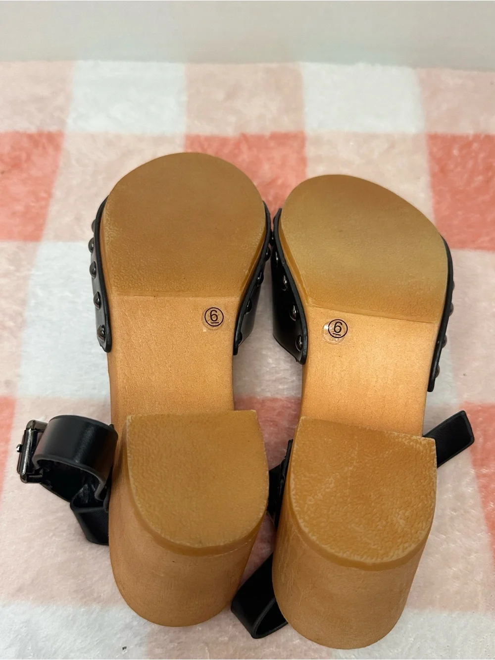 Lulu’s “Willy” Black Studded Platform Block Heel Sandals size 6